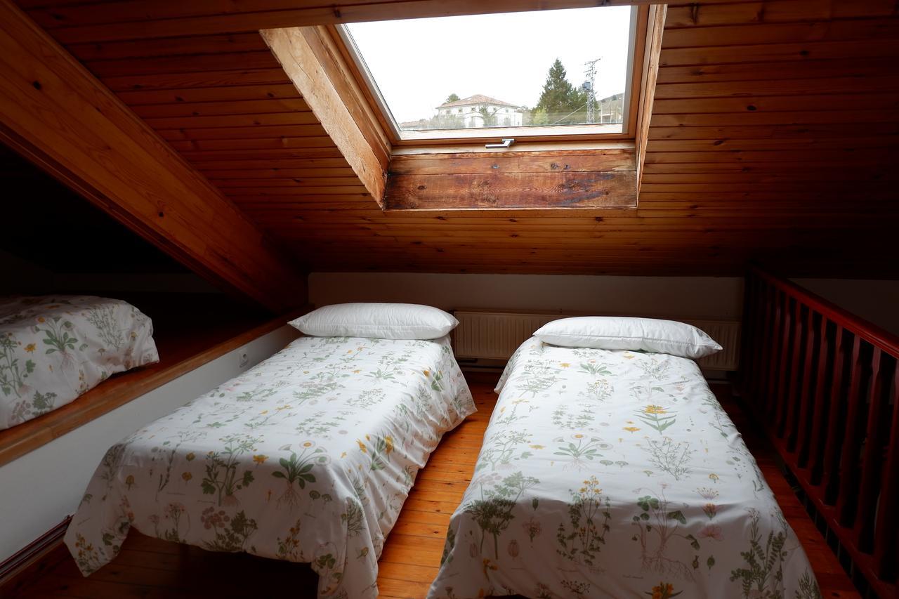 Albergue Familiar De Pintueles Piloña エクステリア 写真